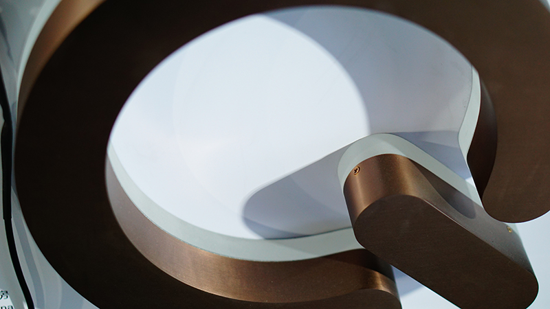 大型樓頂發(fā)光字使用鍍鋅板還是鋁板比較好？