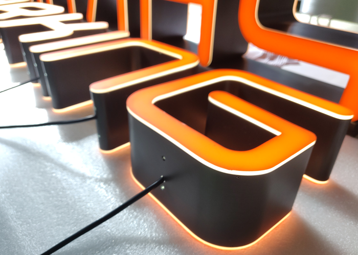 不銹鋼發(fā)光字的圍邊方式 不銹鋼發(fā)光字的圍邊方式