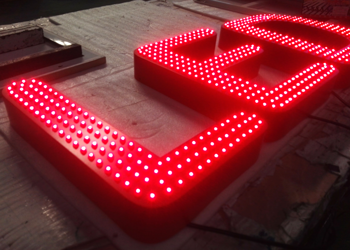 LED招牌發(fā)光字制作廠家介紹:店鋪門頭招牌發(fā)光字有哪些材質? LED招牌發(fā)光字制作廠家介紹:店鋪門頭招牌發(fā)光字有哪些材質?