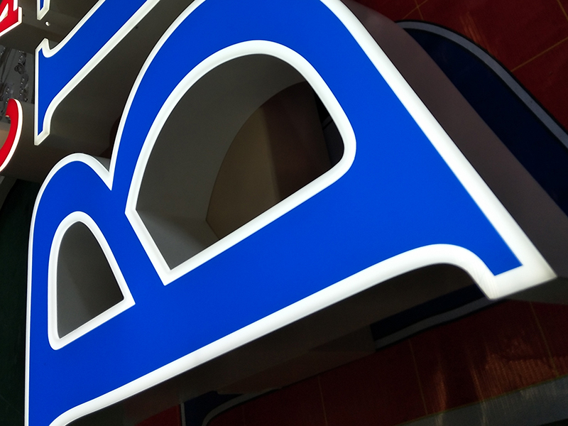 LED無邊框發(fā)光字的概念和主要的特征是什么？