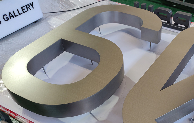 LED發(fā)光字生產(chǎn)制作過程中怎么選擇光源？