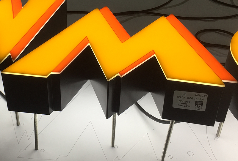 店鋪門頭LED發(fā)光字為什么這么受歡迎？