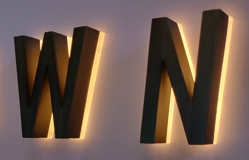 吸塑發(fā)光字和金屬發(fā)光字的區(qū)別在哪里？