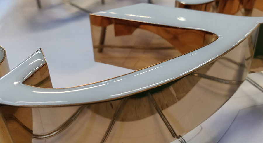 生產(chǎn)制作樹(shù)脂發(fā)光字應(yīng)該注意一些什么？