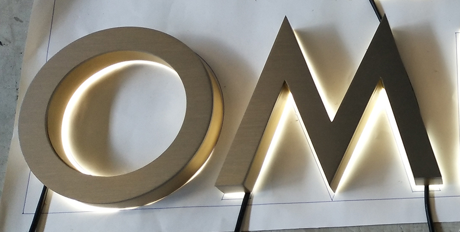 門頭發(fā)光字的重要性和設計制作要求