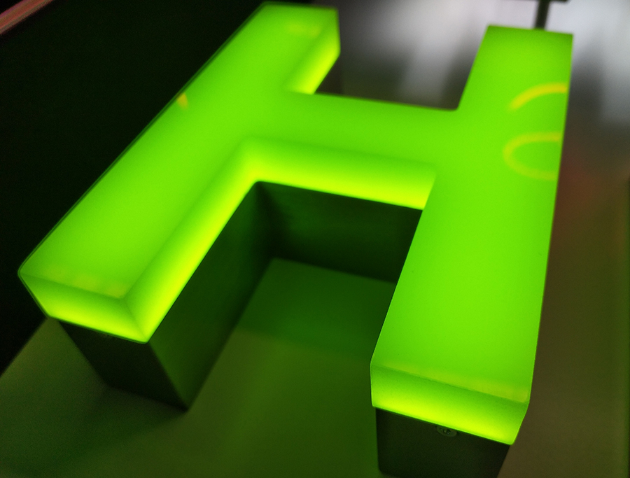 如何選擇一家放心的LED發(fā)光字供應(yīng)商？