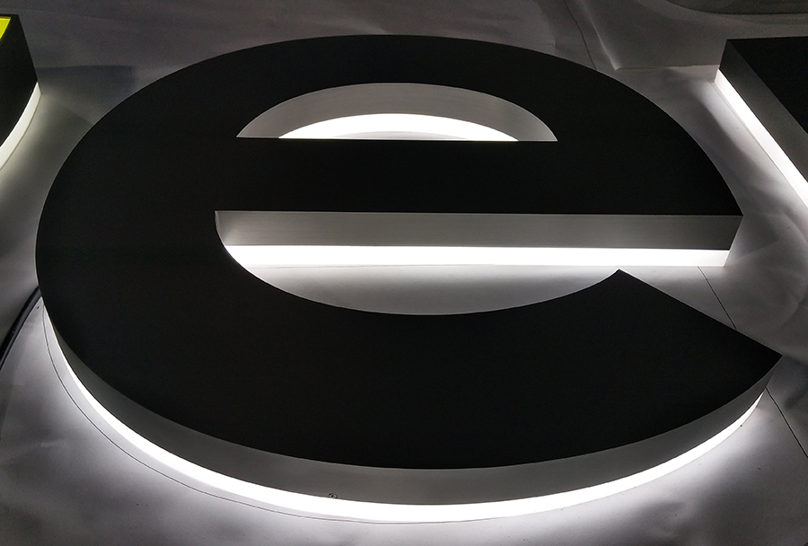 LED背發(fā)光字的特點(diǎn)和優(yōu)點(diǎn)有哪些？