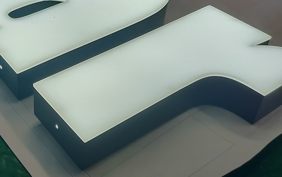 LED吸塑發(fā)光字制作流程步驟有哪些？