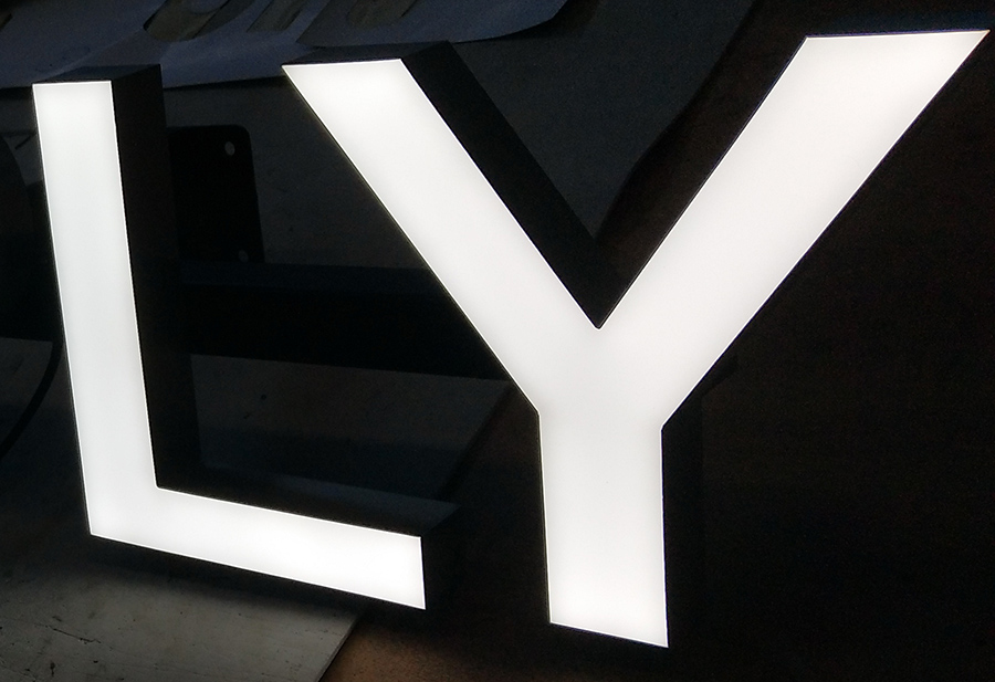 LED平面發(fā)光字制作方法步驟和注意事項(xiàng)有哪些？