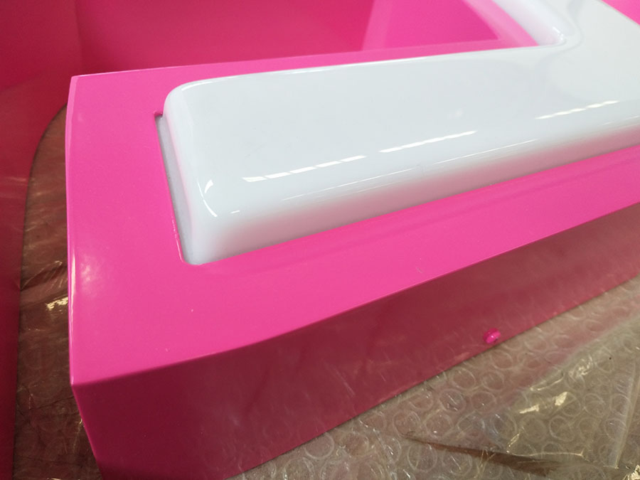 外露發(fā)光字與內(nèi)發(fā)光字相比較有哪些區(qū)別和優(yōu)勢？