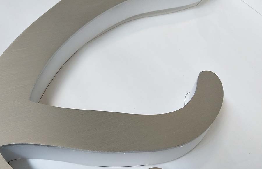 側(cè)發(fā)光字設(shè)計(jì)制作工廠用到的工具有哪些？