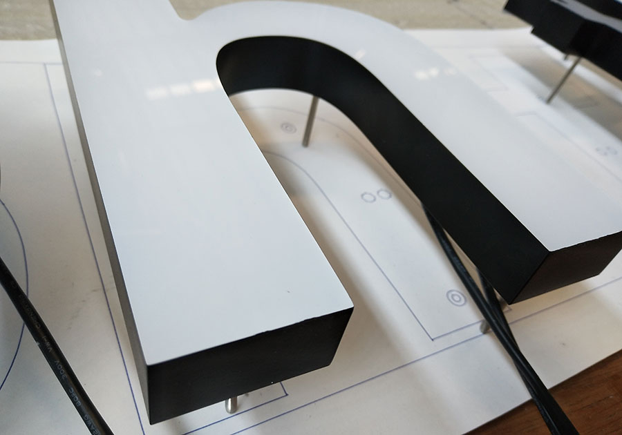 亞克力發(fā)光字用到的亞克力到底是什么？