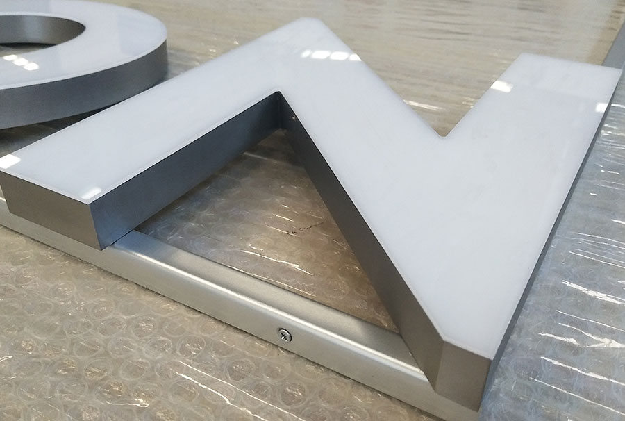 亞克力發(fā)光字工作環(huán)境的要求有哪些？