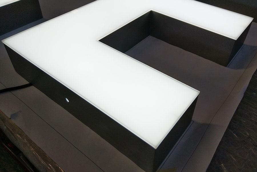 門頭廣告發(fā)光字制作有哪些常見(jiàn)的種類？