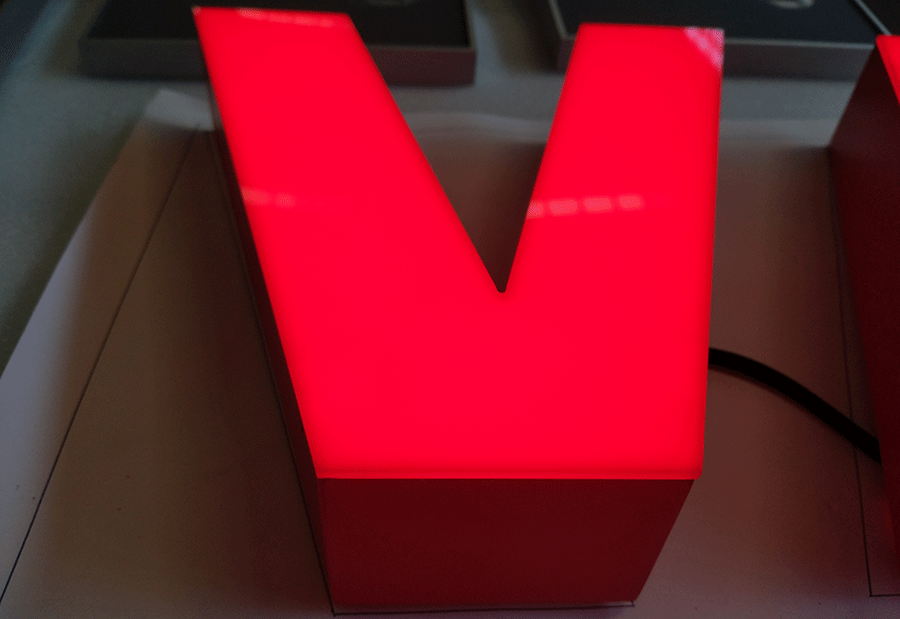 無(wú)邊框發(fā)光字制作流程有哪些？