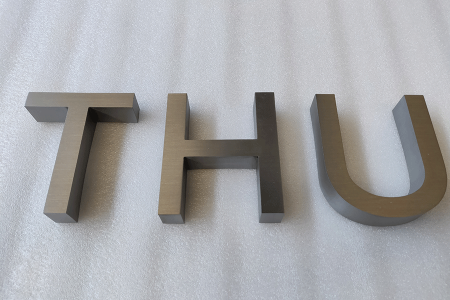 吸塑發(fā)光字與金屬字有哪些區(qū)別？ 