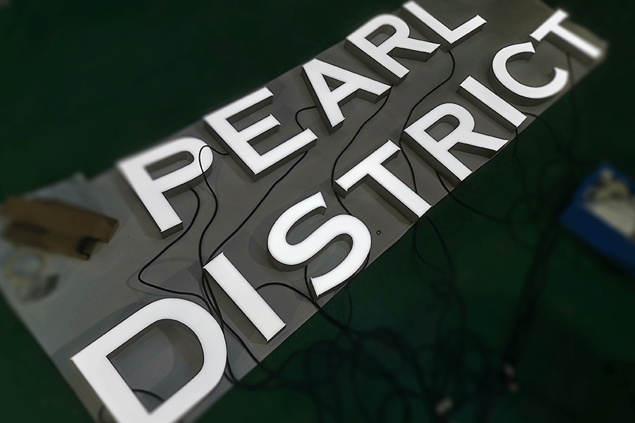 鋁邊無邊字有什么優(yōu)勢特征與制作工藝流程？