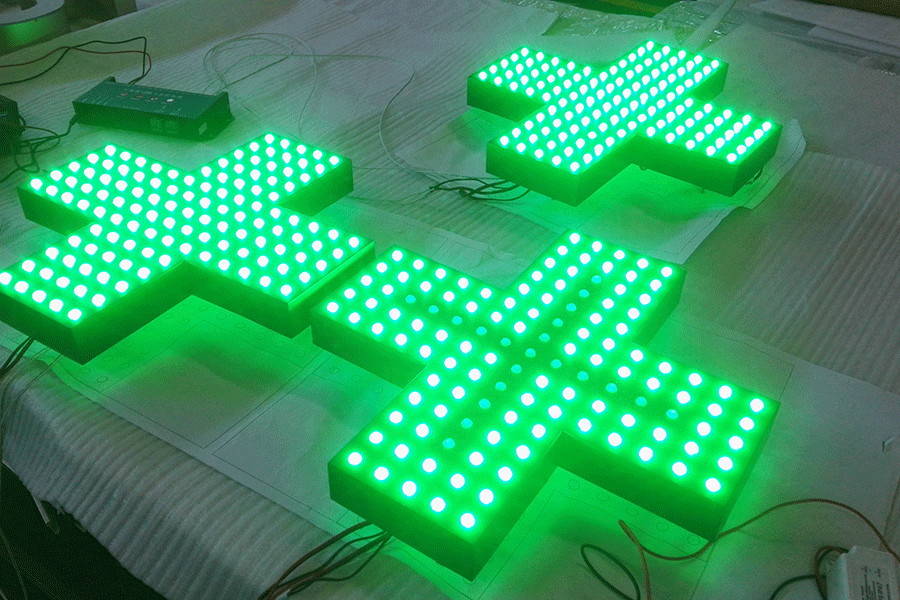 為何用LED沖孔外露字制作樓頂發(fā)光大字？