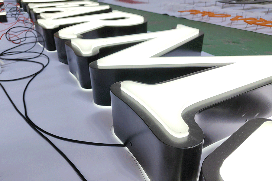 吸塑字和樹脂字的主要區(qū)別是什么？