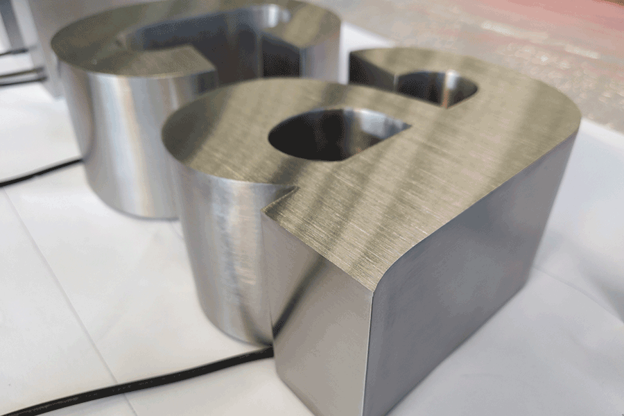 設(shè)計制作LED金屬字具備哪些特色？