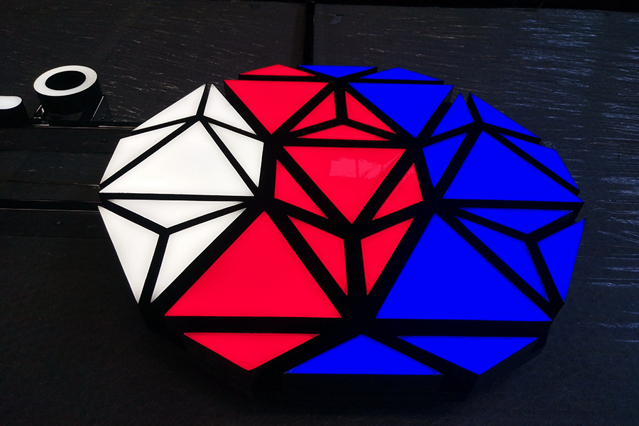 設(shè)計(jì)制作樹脂字發(fā)光標(biāo)識標(biāo)牌有哪些優(yōu)點(diǎn)？