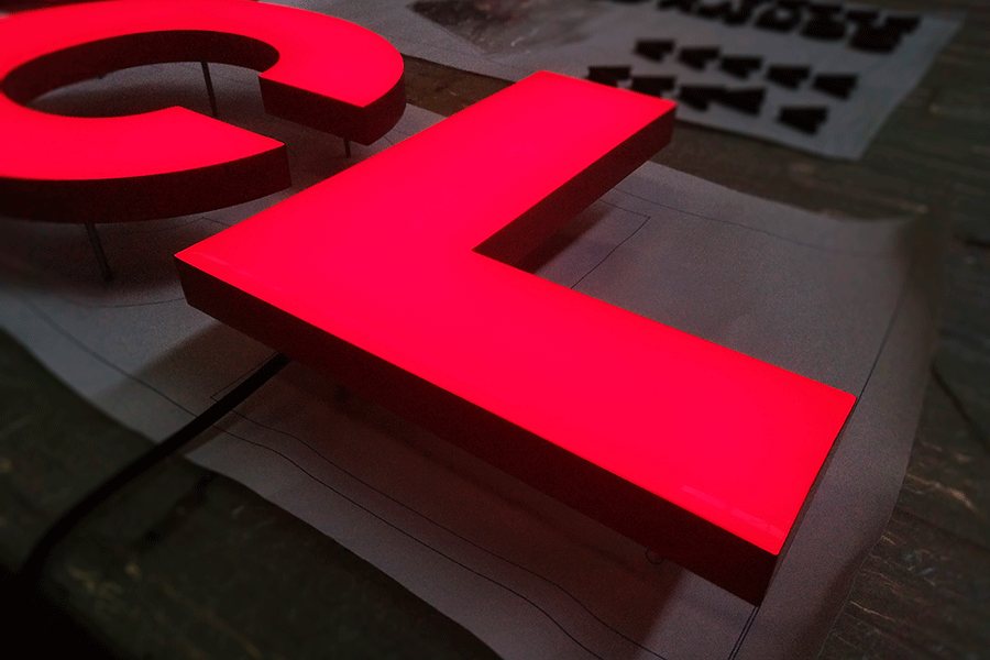 樹脂字發(fā)光標(biāo)識(shí)牌制作有什么優(yōu)點(diǎn)？