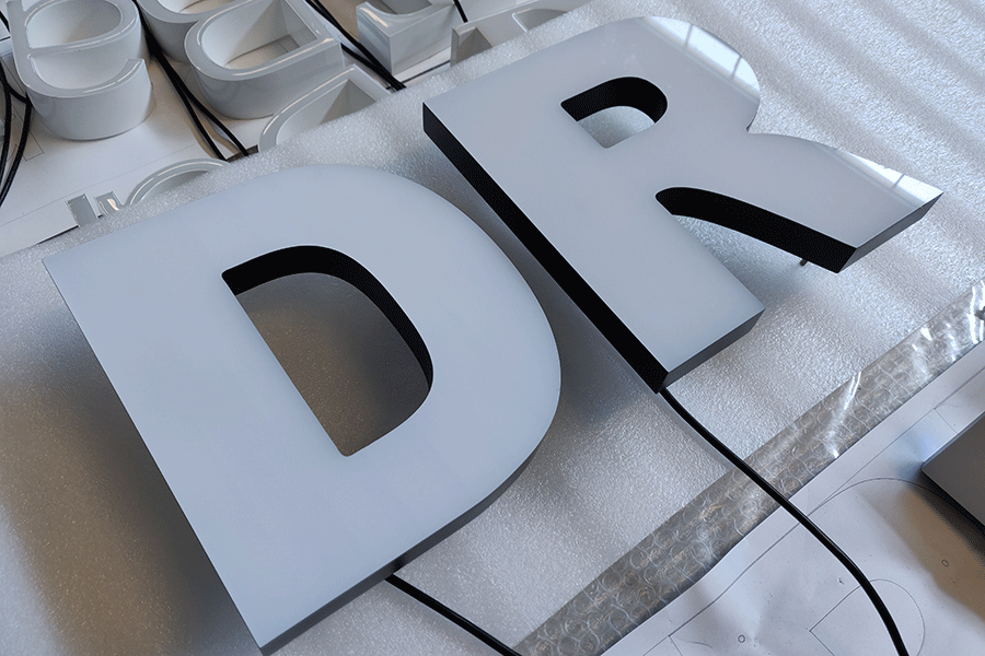 迷你發(fā)光字發(fā)光標(biāo)識(shí)牌制作有哪些優(yōu)點(diǎn)？