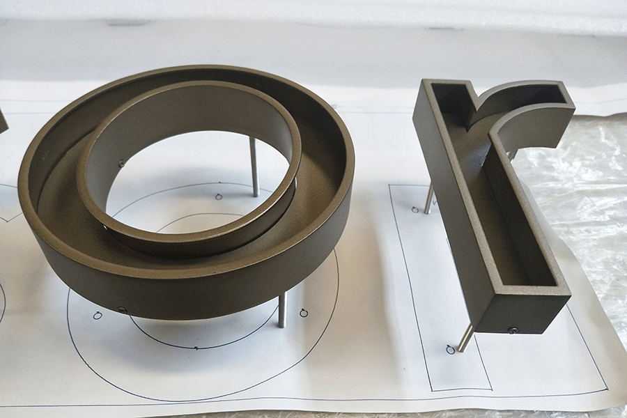 鏤空發(fā)光字發(fā)光標(biāo)識(shí)牌制作有什么特色？