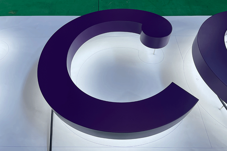 LED背發(fā)光字標(biāo)識(shí)標(biāo)牌制作有什么特點(diǎn)？