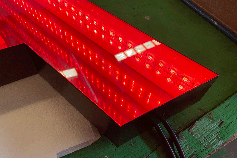 深淵鏡發(fā)光字標識標牌制作有什么特征？